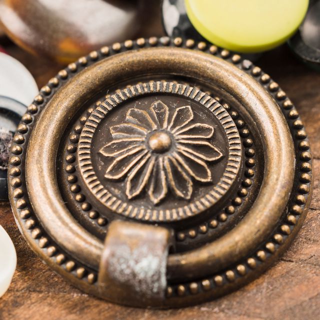 What is important to know when buying antique bronze plates